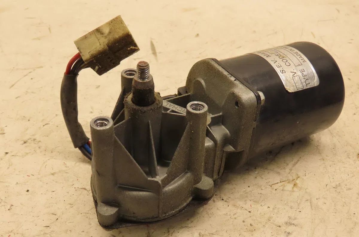 Moteur essuie-glace avant Peugeot 309 I (10C, 10A) 1.3 (1985-1989) occasion