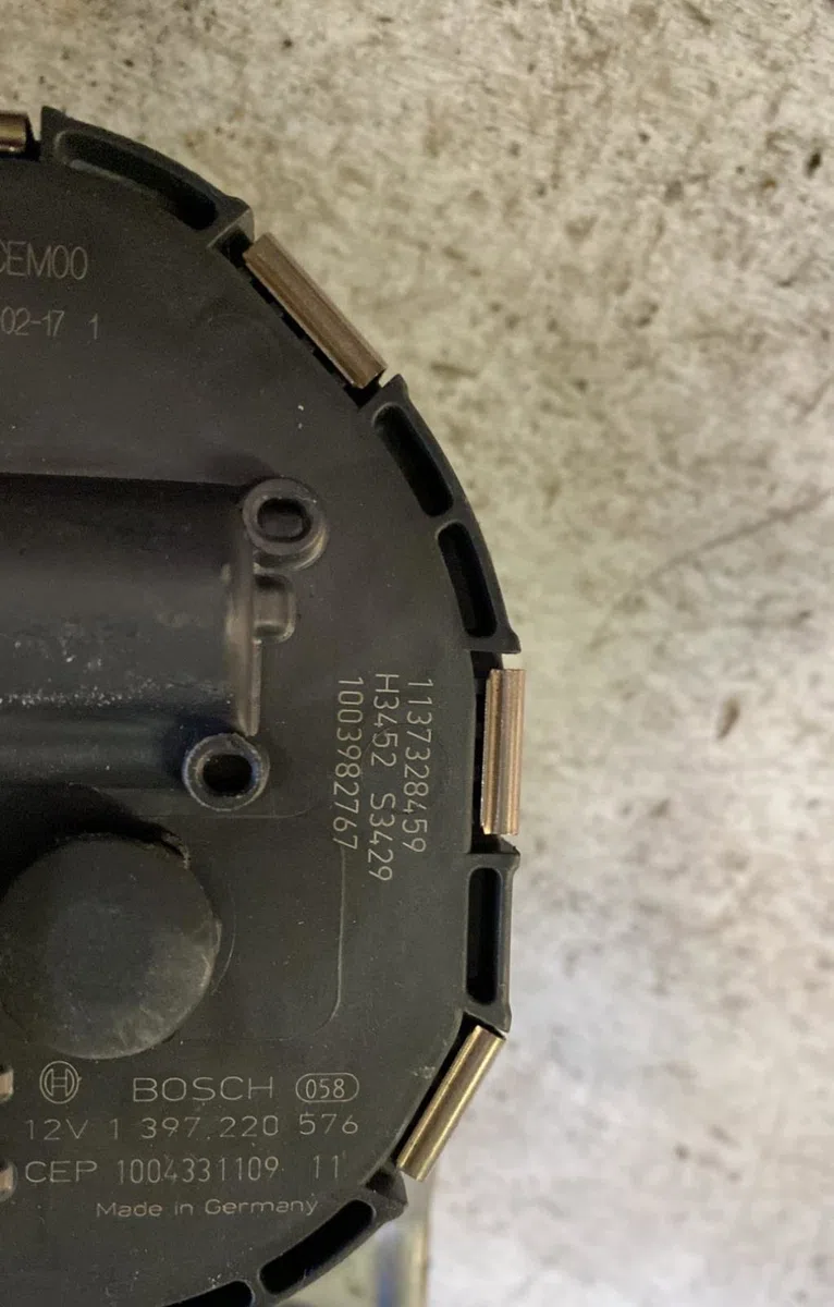 Moteur essuie-glace avant Peugeot 5008 (0U_, 0E_) 1.6 hdi (2010-2017) occasion