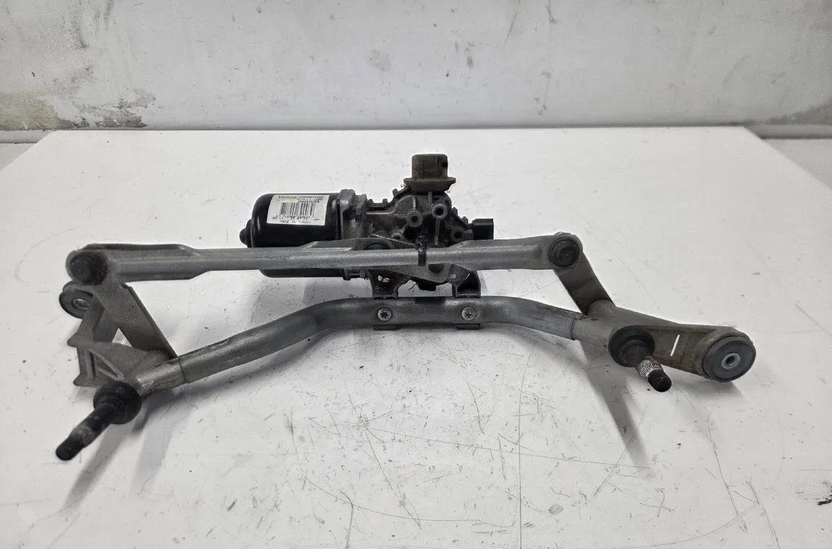Moteur essuie-glace avant RENAULT CLIO 4 PHASE 1 BREAK occasion