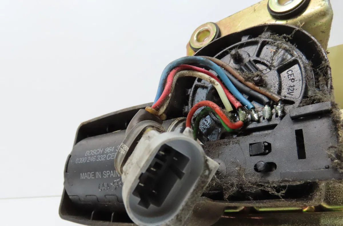 Moteur essuie-glace avant Renault CLIO I (B-C57_, 5-357_) 1.2 (b-c-s57a, b-c57s, 5-357f, 5-357j, 5-357l, 5-357r) (1990-1