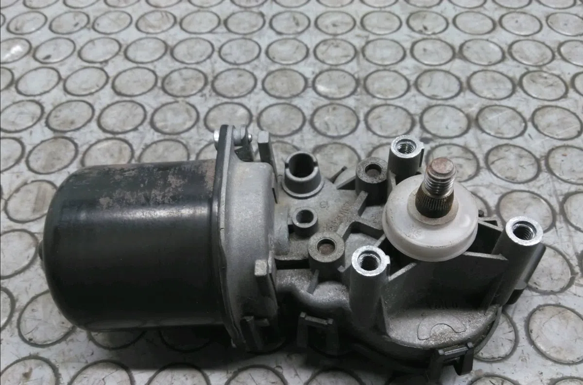Moteur essuie-glace avant Renault CLIO II (BB_, CB_) 1.5 dci (b-cb3m) (2005-2010) 3 portes occasion