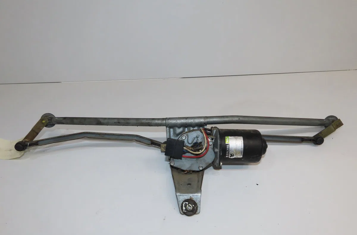 Moteur essuie-glace avant Renault EXPRESS Camionnette-Monospace (F40_, G40_) 1.6 d (f404) (1986-1998) occasion