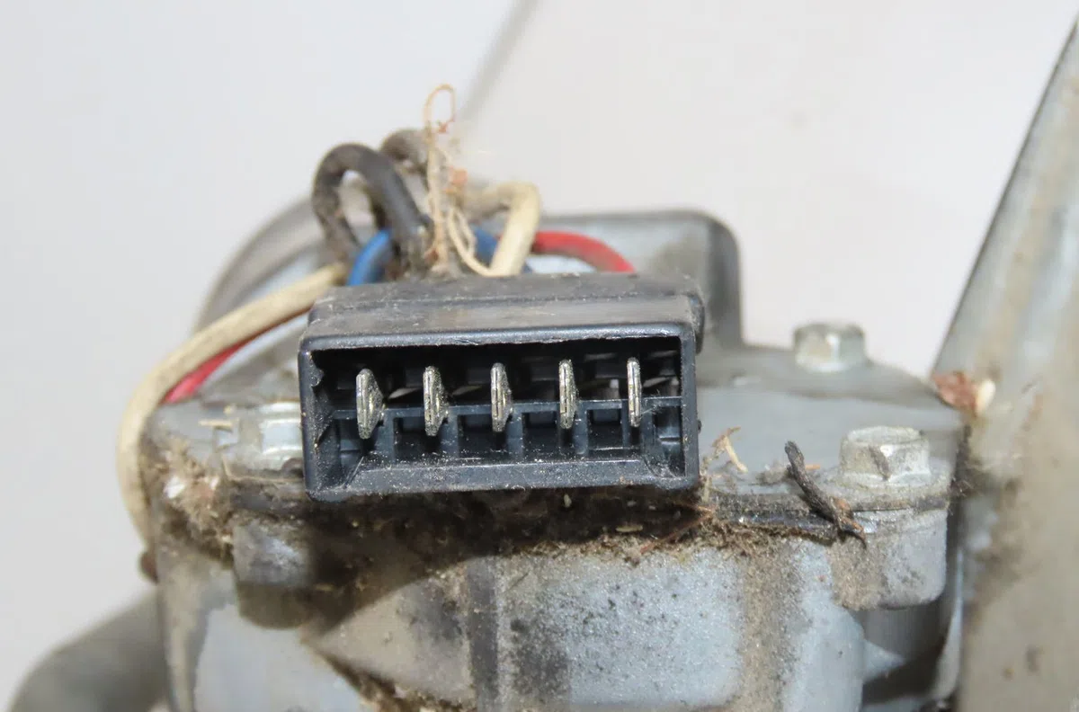 Moteur essuie-glace avant Renault EXPRESS Camionnette-Monospace (F40_, G40_) 1.6 d (f404) (1986-1998) occasion