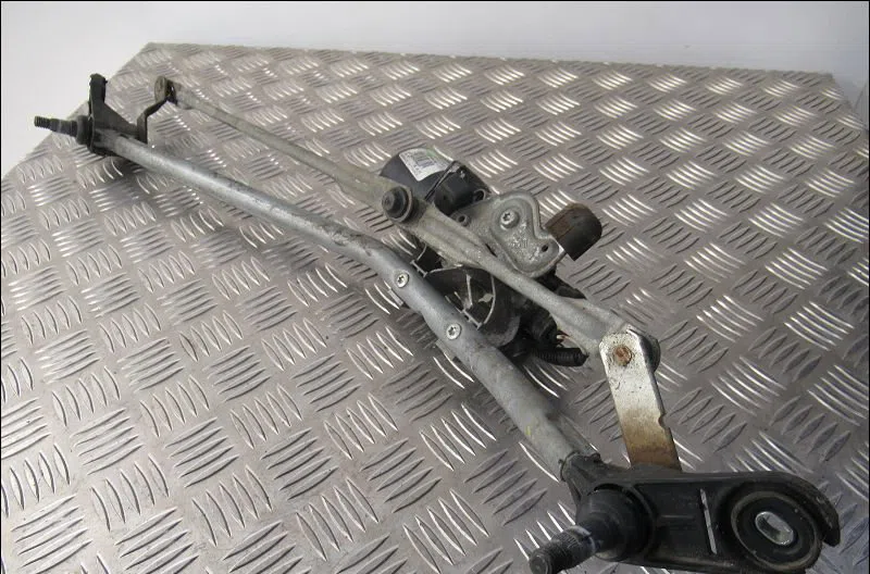 Moteur essuie-glace avant Renault KANGOO Express (FW0-1_) 1.5 dci 75 (fw07, fw10, fw04) (2010) 4 portes occasion