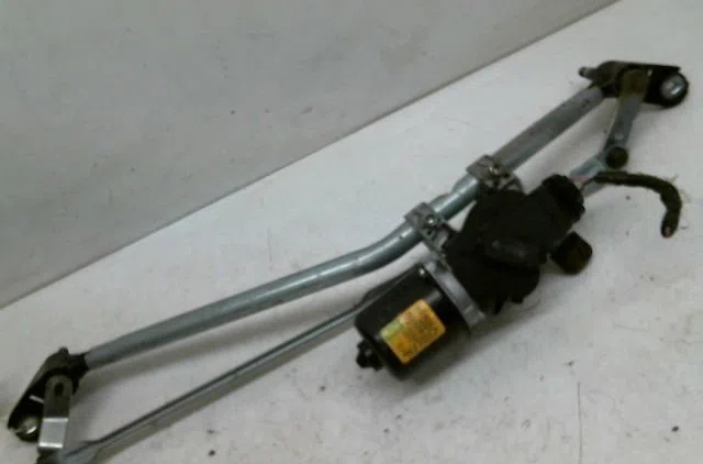 Moteur essuie-glace avant Renault KANGOO - GRAND KANGOO II (KW0-1_) 1.5 dci 85 (kw0k, kw0l, kw0b) (2008) 4 portes occasi