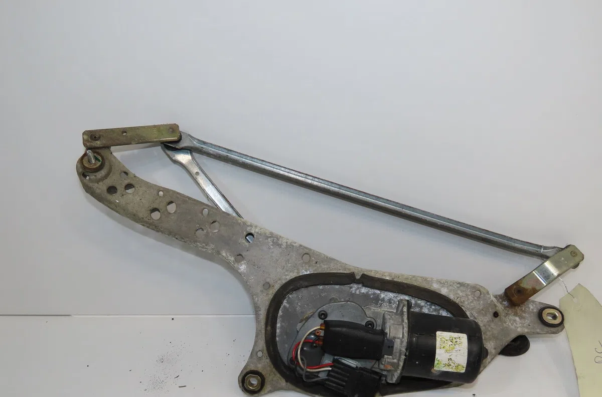 Moteur essuie-glace avant Renault LAGUNA II (BG0-1_) 1.8 16v (bg04, bg0b, bg0c, bg0v) (2001-2005) occasion