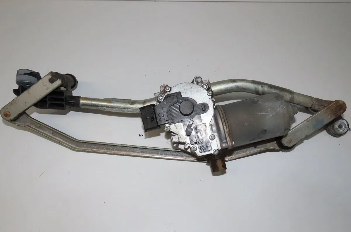 Moteur essuie-glace avant Renault LAGUNA III (BT0-1) 2.0 dci (bt07, bt0j, bt14, bt1a, bt1s) (2007-2015) 5 portes occasio