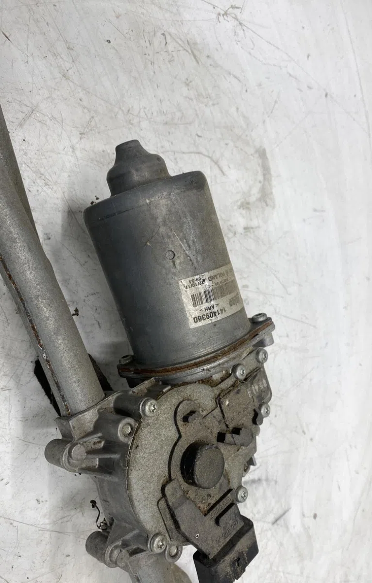 Moteur essuie-glace avant Renault MASTER III Camionnette (FV) 2.3 dci 100 fwd (fv0a, fv0b, fv0g, fv0k, fv0h) (2010) occa