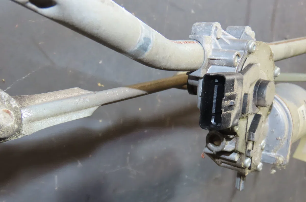 Moteur essuie-glace avant Renault MASTER III Camionnette (FV) 2.3 dci 125 fwd (fv0c, fv0d, fv0g, fv0h, fv0j, fv0k) (2010