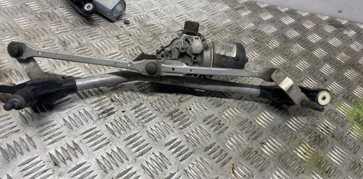 Moteur essuie-glace avant RENAULT MEGANE 3 PHASE 1 BREAK occasion