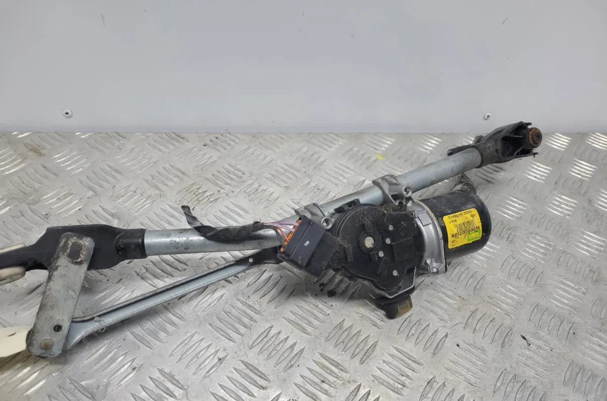 Moteur essuie-glace avant RENAULT MEGANE 3 PHASE 1 COUPE occasion
