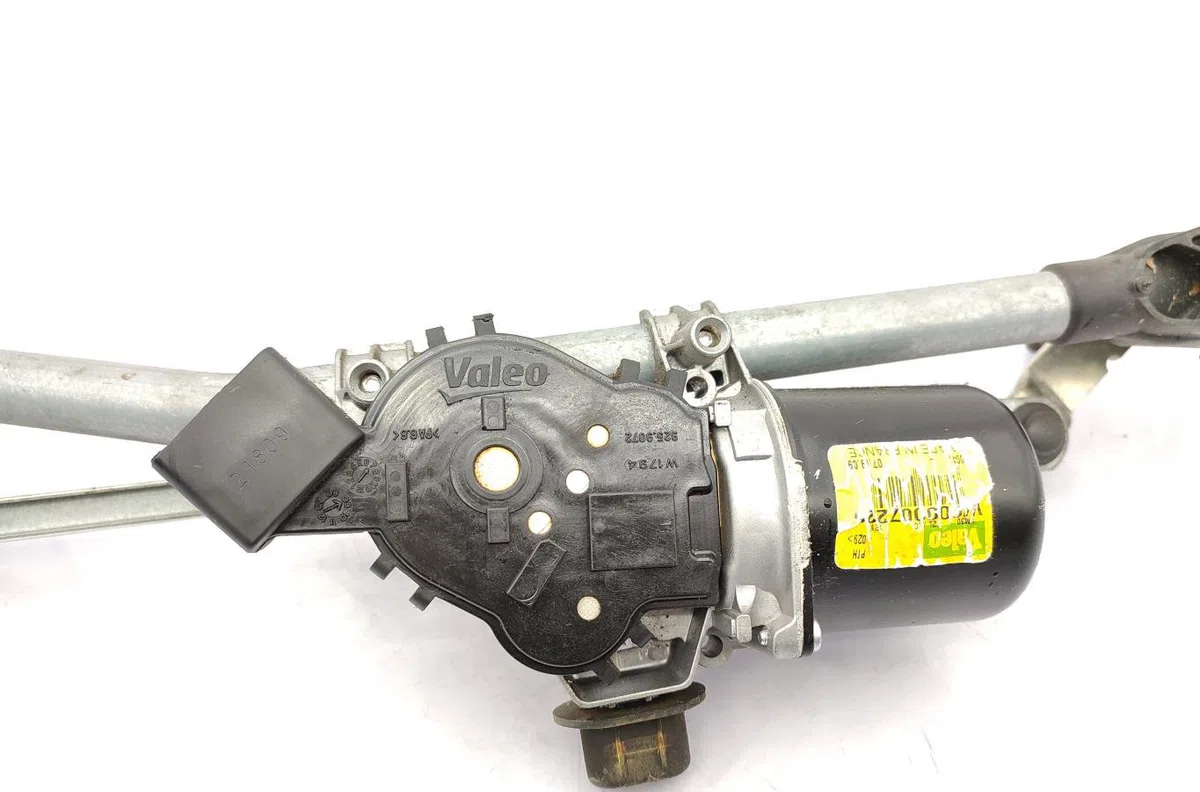 Moteur essuie-glace avant RENAULT MEGANE 3 PHASE 1 occasion