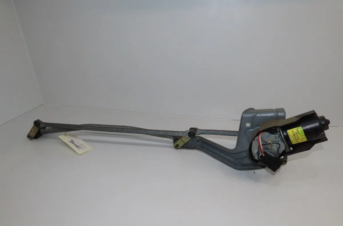 Moteur essuie-glace avant Renault MEGANE I (BA0-1_) 1.4 16v (ba0d, ba1h, ba0w, ba10) (1999-2003) occasion
