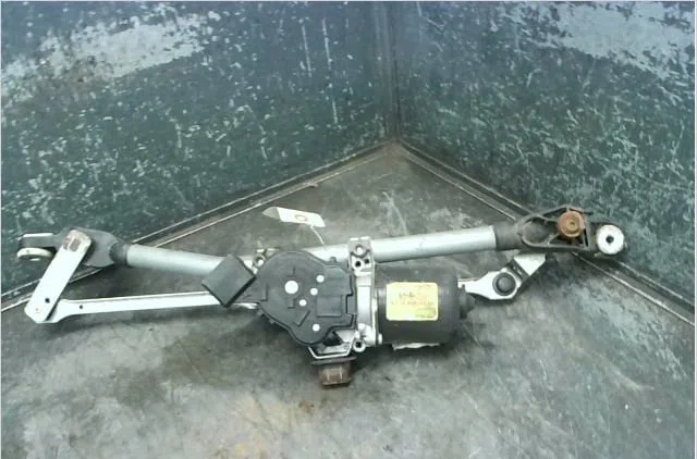 Moteur essuie-glace avant Renault MEGANE III 3-5 portes (BZ0-1_, B3_) 1.5 dci (2009) occasion