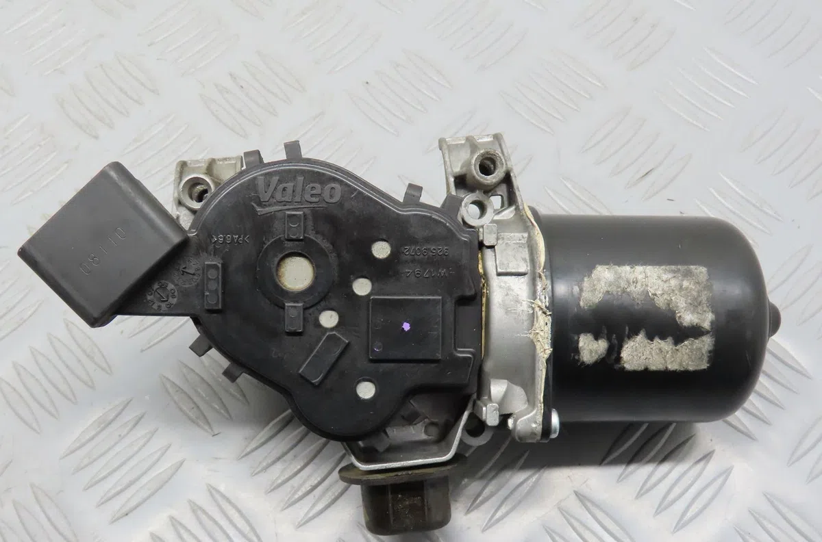 Moteur essuie-glace avant Renault MEGANE III Coupé (DZ0-1_) 1.5 dci (dz09, dz0d, dz1f, dz1g, dz14, dz29) (2009-2015) 3 p