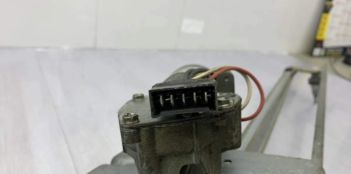 Moteur essuie-glace avant RENAULT TRAFIC 1 PHASE 3 occasion