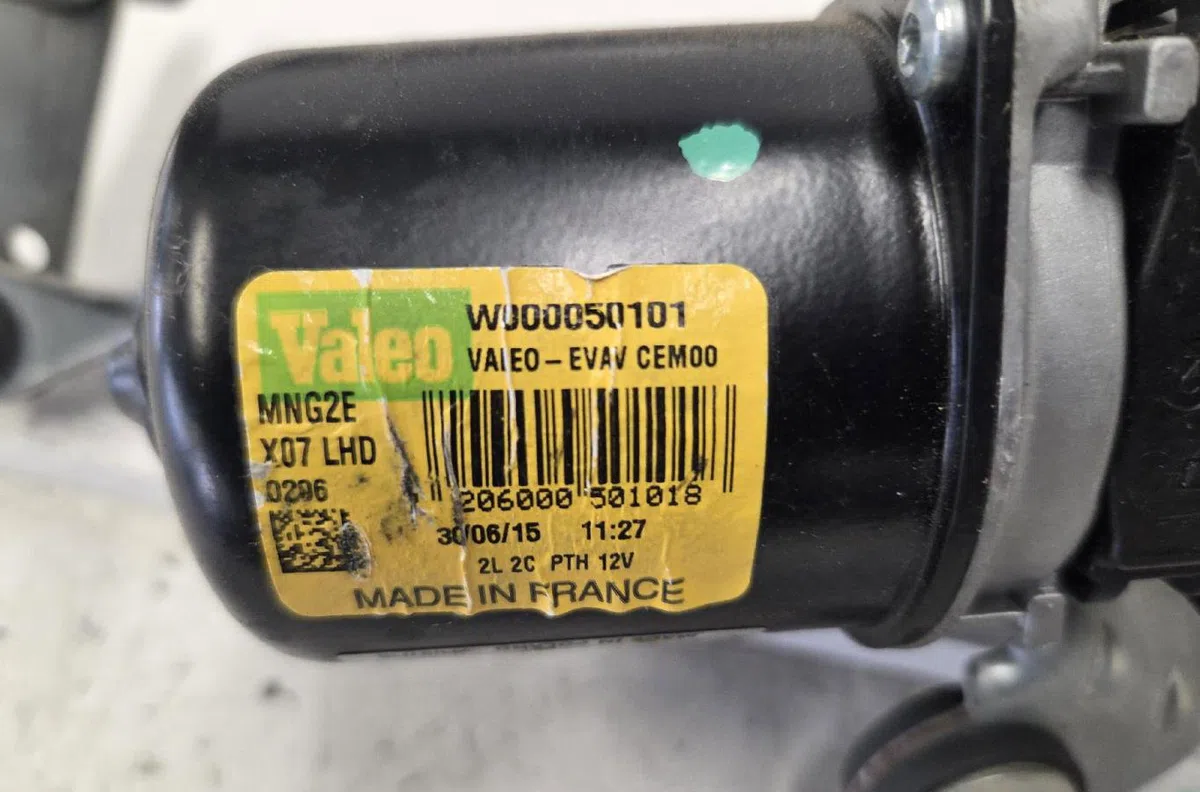 Moteur essuie-glace avant RENAULT TWINGO 3 PHASE 1 occasion