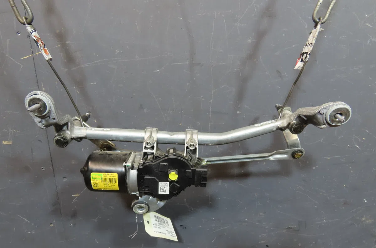 Moteur essuie-glace avant Renault TWINGO III (BCM_, BCA_) 1.0 sce 75 (2019) 5 portes occasion