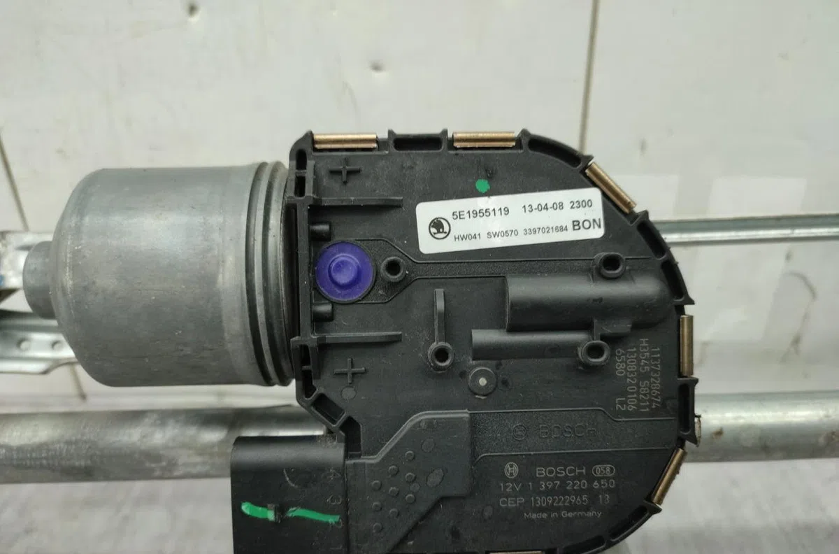 Moteur essuie-glace avant SKODA OCTAVIA 3 PHASE 1 occasion