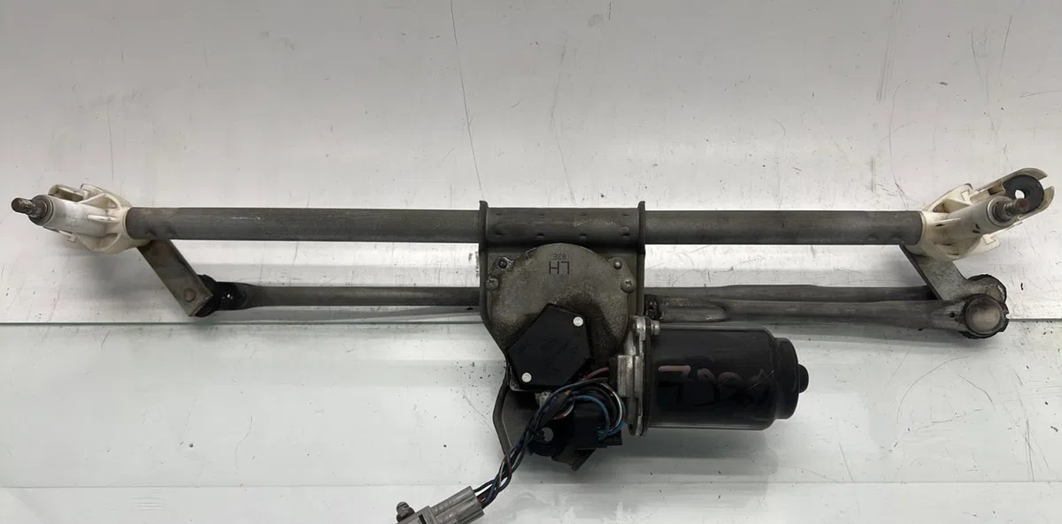 Moteur essuie-glace avant SUZUKI SWIFT 3 occasion