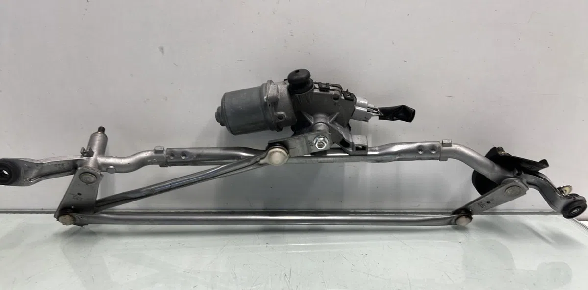 Moteur essuie-glace avant SUZUKI SWIFT 5 occasion