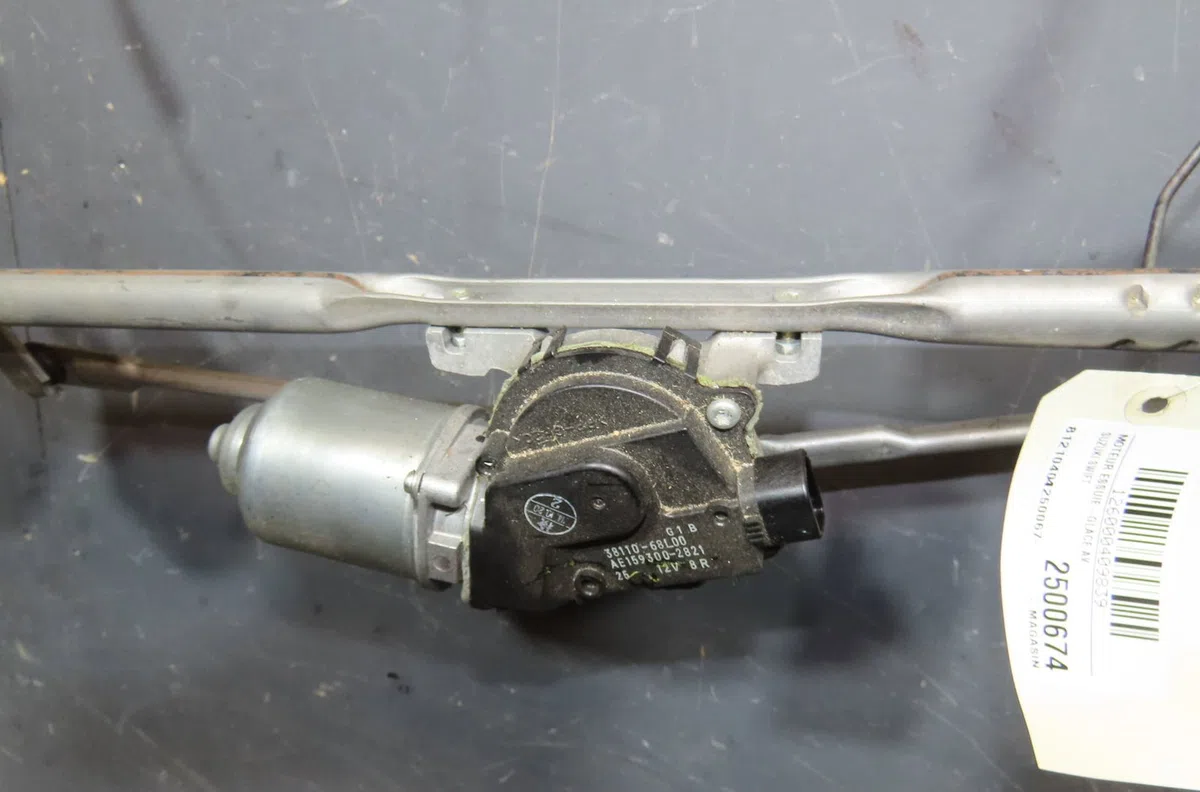Moteur essuie-glace avant Suzuki SWIFT IV (FZ, NZ) 1.2 (azh 412) (2010) occasion