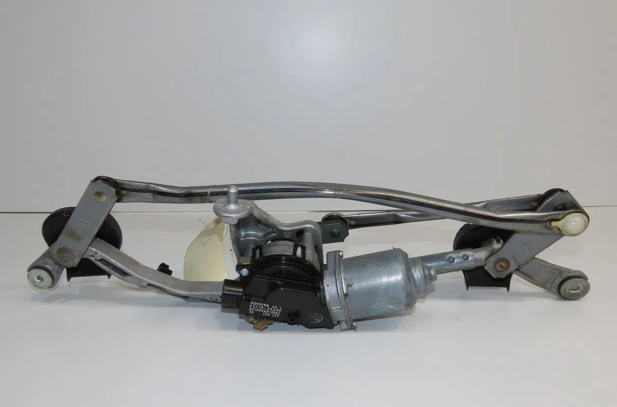 Moteur essuie-glace avant Toyota AURIS Break (_E18_) 1.8 hybrid (zwe186_) (2013-2018) occasion