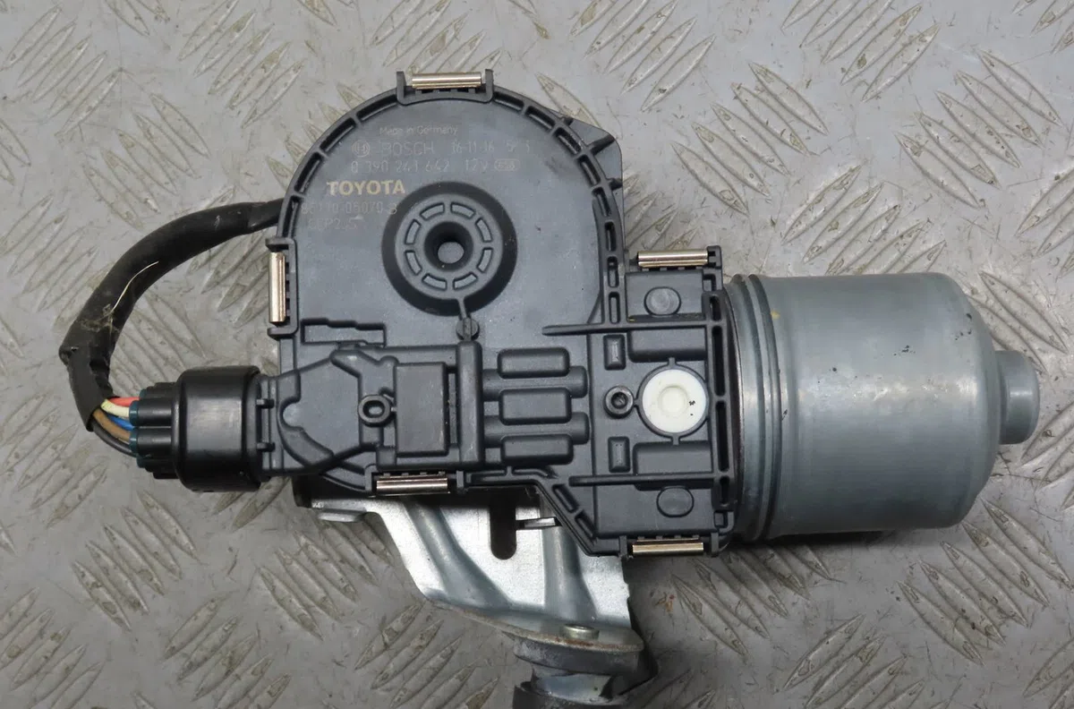 Moteur essuie-glace avant Toyota AVENSIS Break (_T27_) 1.6 d4-d (wwt270_) (2015-2018) occasion