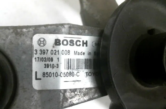Moteur essuie-glace avant Toyota AVENSIS Break (_T27_) 2.2 d-4d (adt271_) (2008-2018) occasion