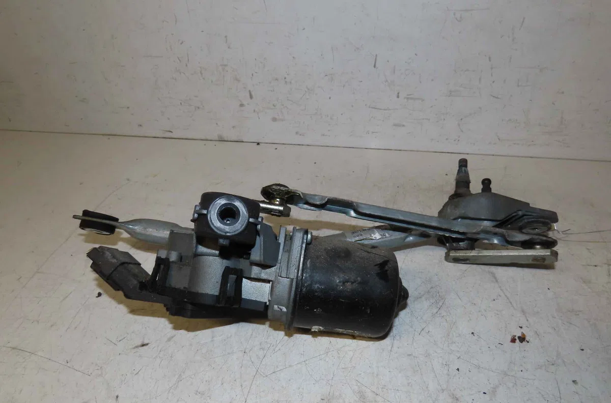 Moteur essuie-glace avant TOYOTA AYGO I occasion