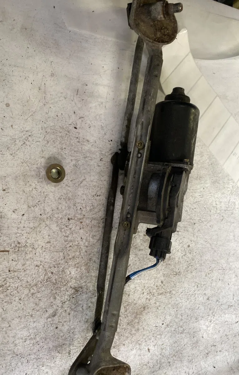 Moteur essuie-glace avant TOYOTA COROLLA VERSO 1 occasion
