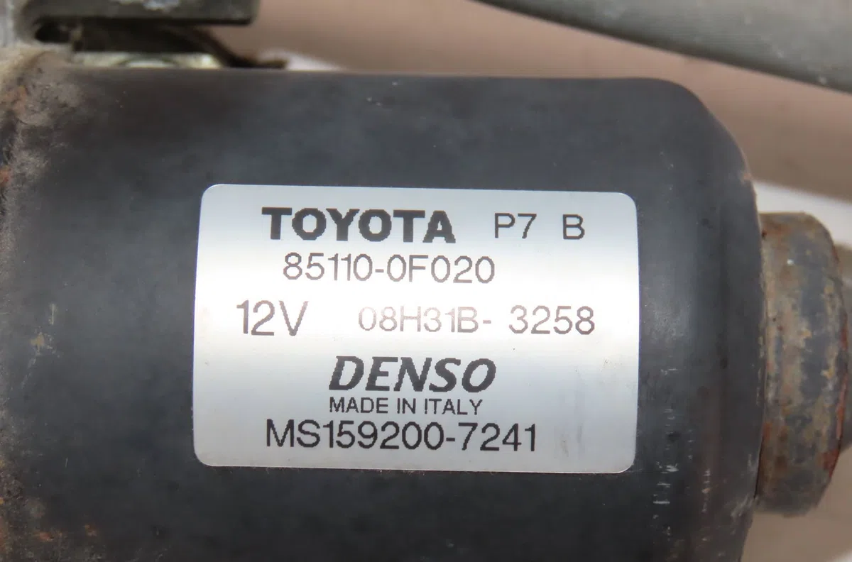 Moteur essuie-glace avant Toyota COROLLA Verso (ZER_, ZZE12_, R1_) 1.8 (znr11_) (2004-2009) occasion