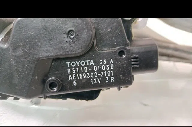 Moteur essuie-glace avant Toyota VERSO (_R2_) 1.6 d4-d (war20_) (2013-2018) occasion