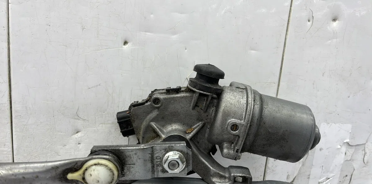 Moteur essuie-glace avant TOYOTA YARIS 3 PHASE 2 occasion
