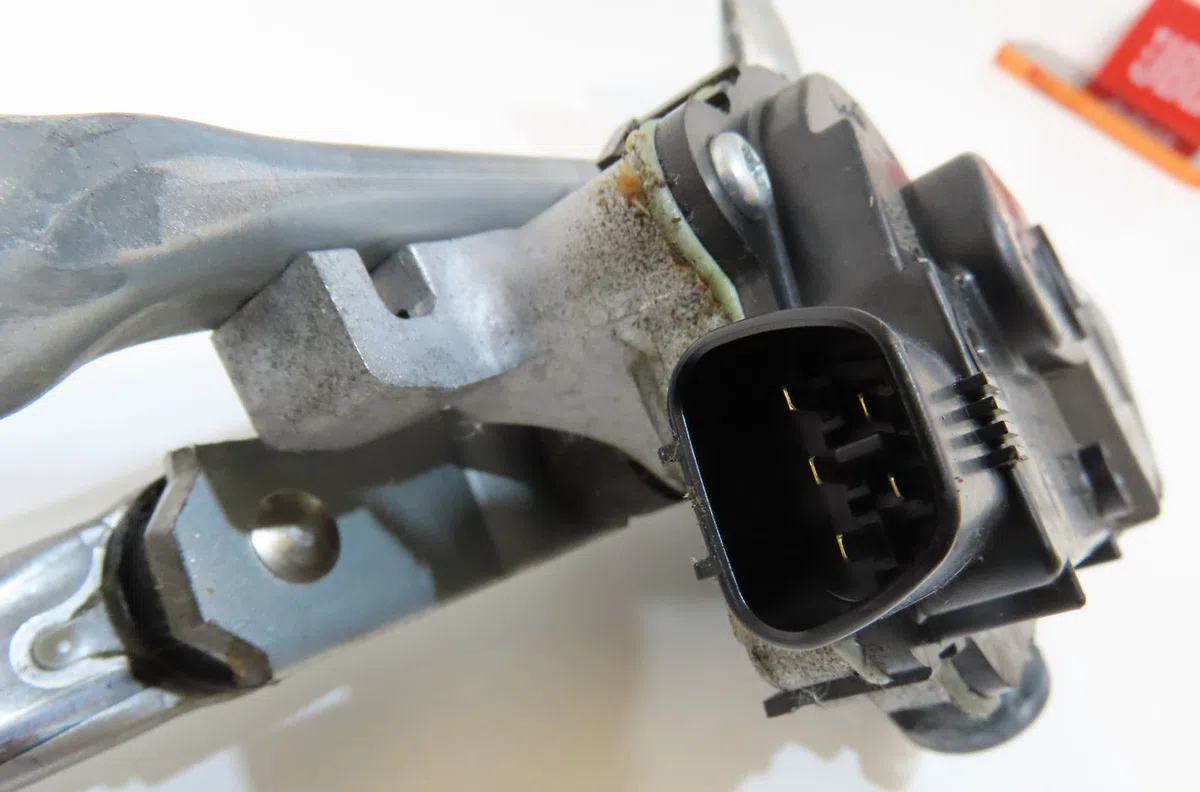 Moteur essuie-glace avant Toyota YARIS (_P13_) 1.0 (ksp130_) (2010) occasion