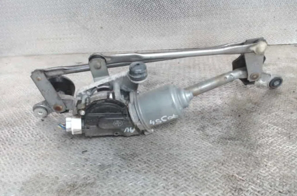 Moteur essuie-glace avant Toyota YARIS (_P9_) 1.0 vvt-i (ksp90_) (2005-2011) 5 portes occasion