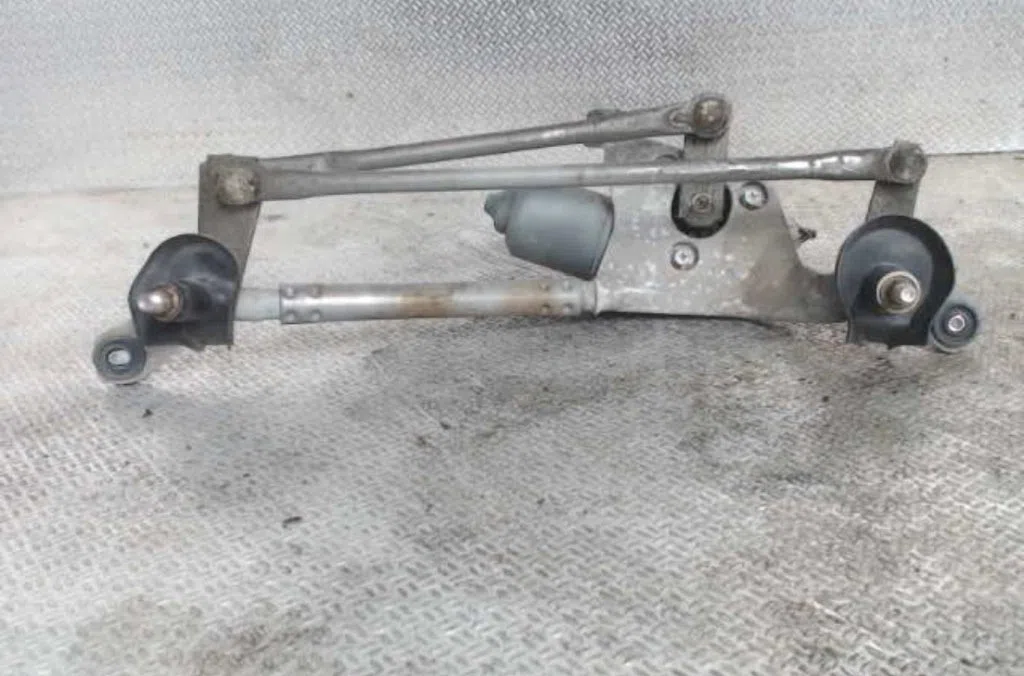 Moteur essuie-glace avant Toyota YARIS (_P9_) 1.0 vvt-i (ksp90_) (2005-2011) 5 portes occasion