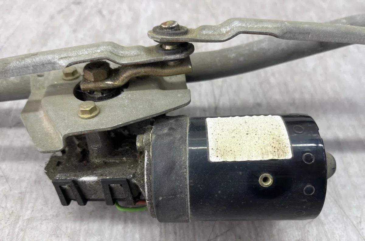 Moteur essuie-glace avant VOLKSWAGEN BORA occasion