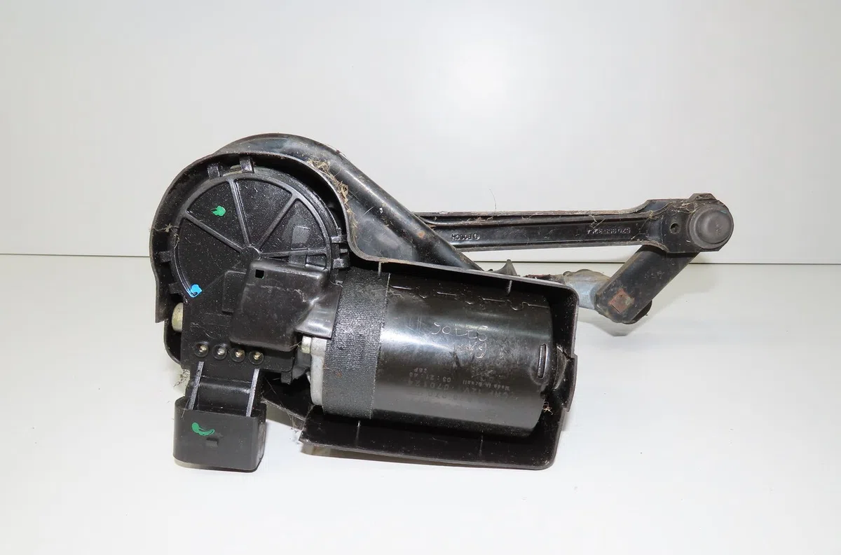 Moteur essuie-glace avant Volkswagen FOX 3-5 portes (5Z1, 5Z3, 5Z4) 1.2 (2005-2011) occasion