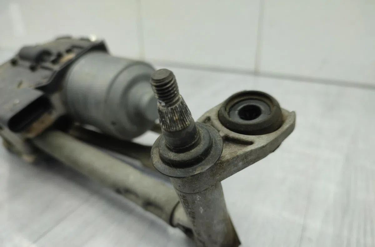 Moteur essuie-glace avant VOLKSWAGEN GOLF 6 occasion