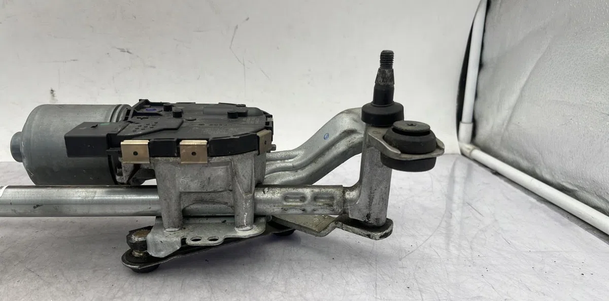 Moteur essuie-glace avant VOLKSWAGEN GOLF 7 PHASE 2 BREAK occasion