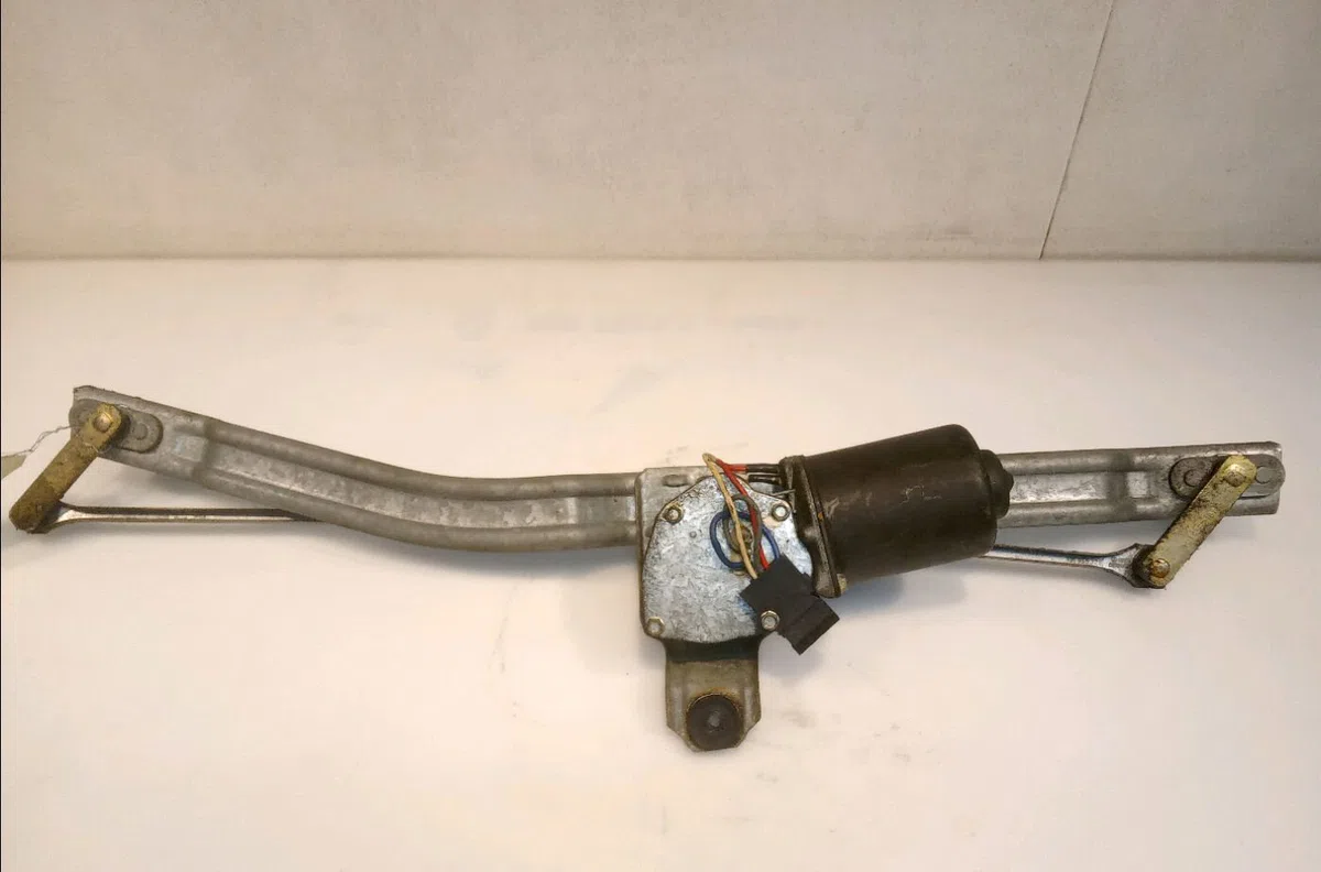 Moteur essuie-glace avant Volkswagen GOLF II (19E, 1G1) 1.6 (1986-1992) occasion