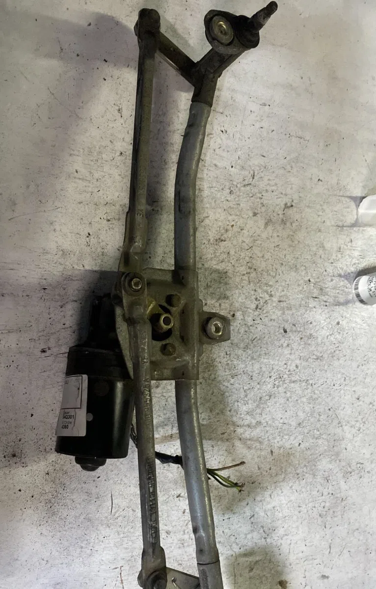 Moteur essuie-glace avant Volkswagen GOLF IV (1J1) 1.8 (1997-2005) occasion