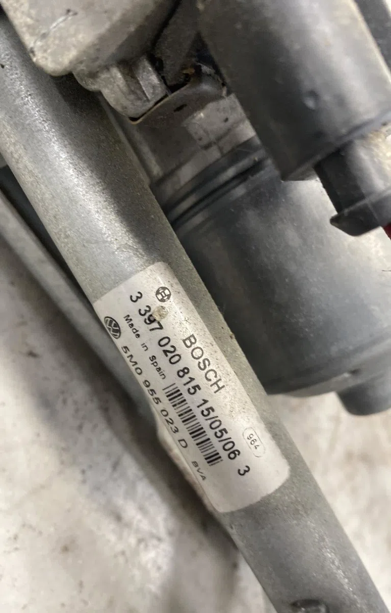 Moteur essuie-glace avant VOLKSWAGEN GOLF PLUS PHASE 1 occasion