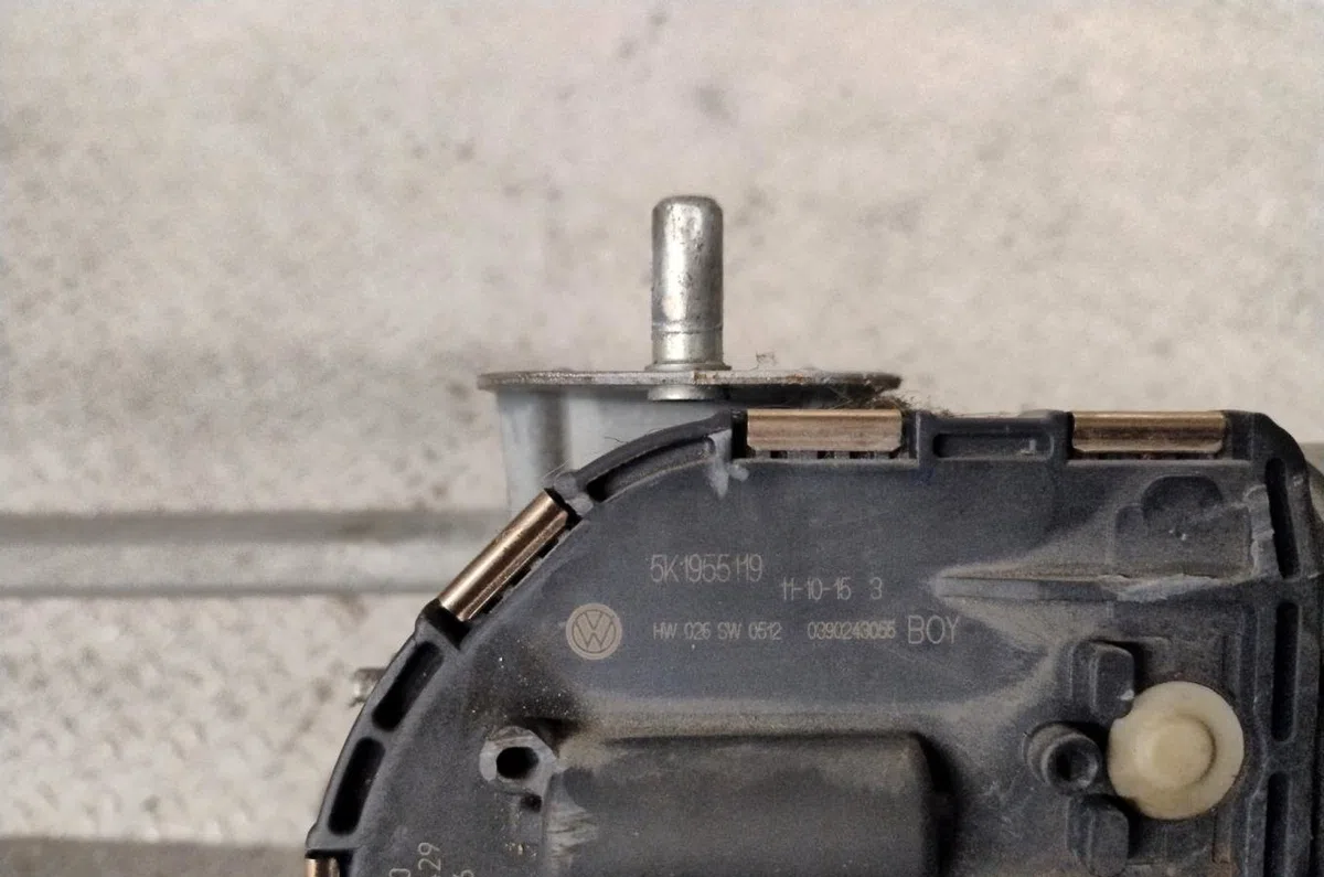 Moteur essuie-glace avant Volkswagen GOLF VI (5K1) 1.6 tdi (2009-2012) 5 portes occasion