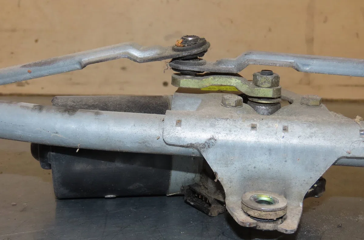 Moteur essuie-glace avant Volkswagen NEW BEETLE Décapotable (1Y7) 1.9 tdi (2003-2010) occasion