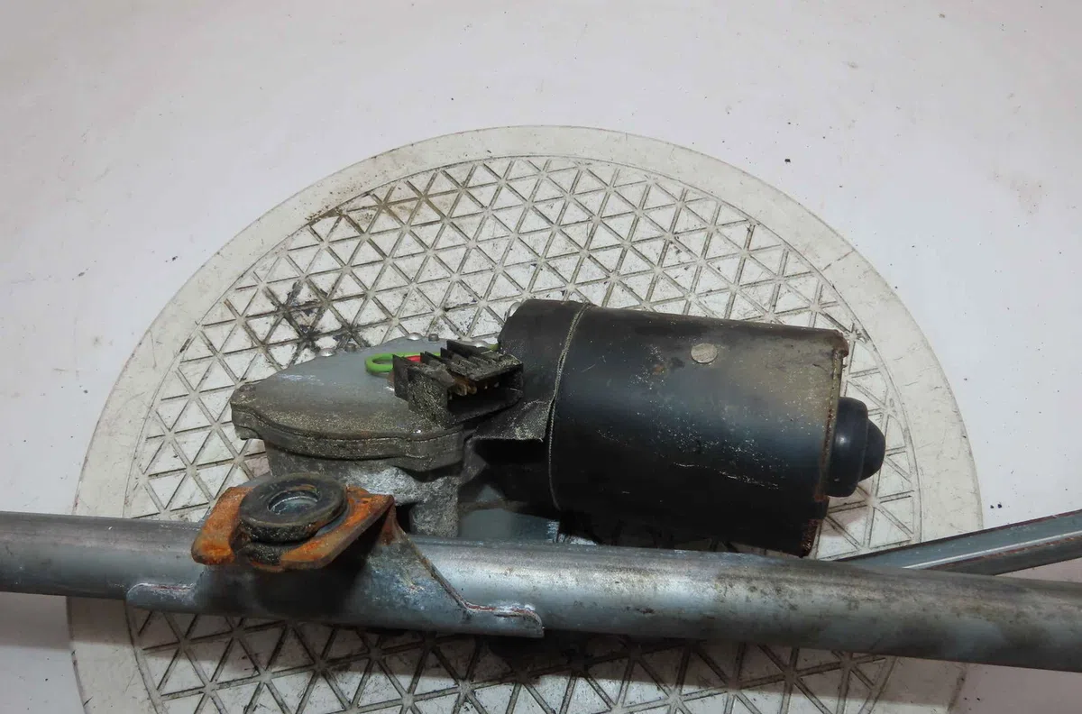 Moteur essuie-glace avant VOLKSWAGEN NEW BEETLE I occasion