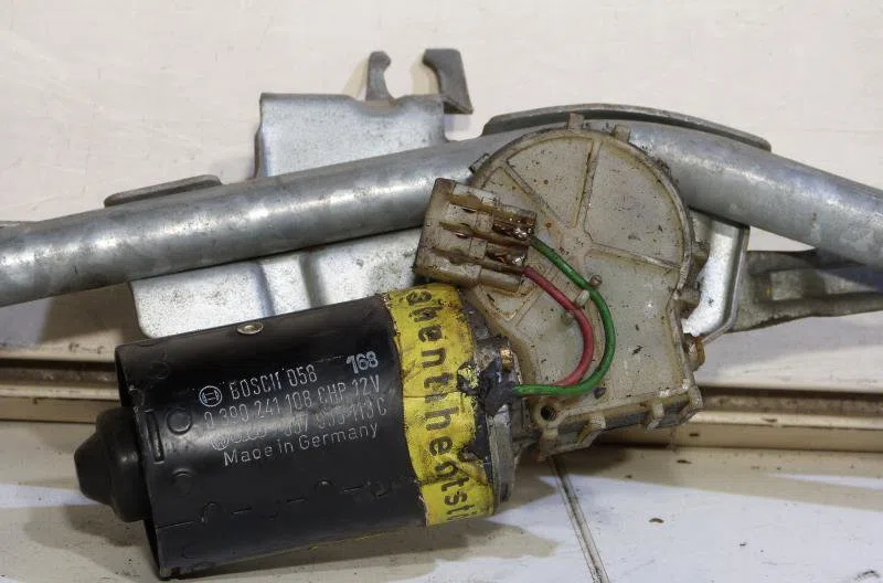 Moteur essuie-glace avant VOLKSWAGEN PASSAT 315 VARIANT occasion
