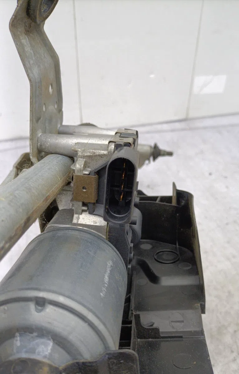 Moteur essuie-glace avant VOLKSWAGEN PASSAT 5 BREAK occasion