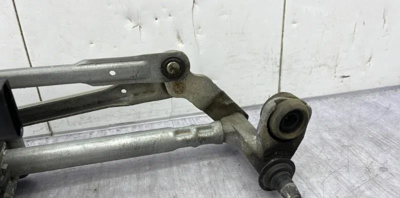 Moteur essuie-glace avant VOLKSWAGEN POLO 5 PHASE 1 occasion